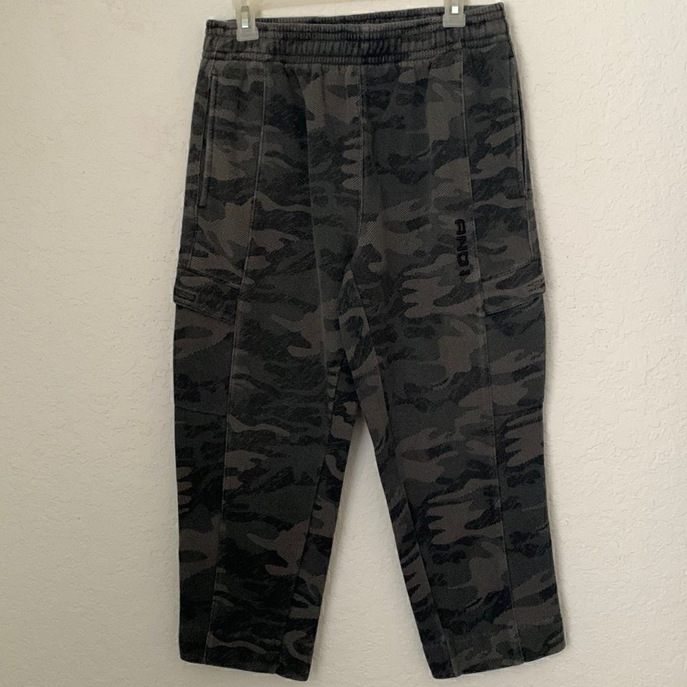 AND1 Cropped Camo Boys Authentic Pants Size M (boy)